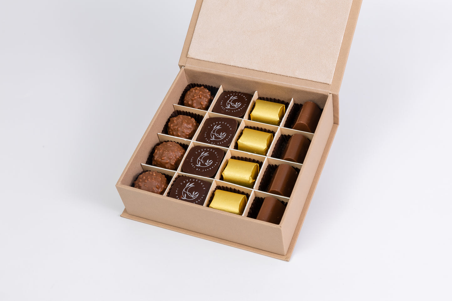 Boîte Velours – 16 chocolats onctueux & gourmands